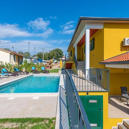 בית נופש Jole, A Charming Modern Surrounded By Rustic Beauty *