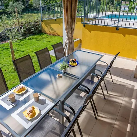 בית נופש Jole, A Charming Modern Surrounded By Rustic Beauty Nedeščina