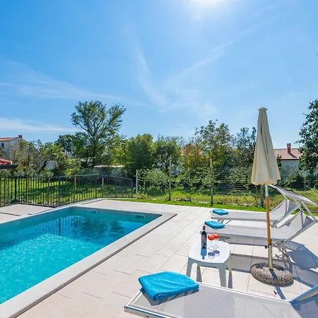 度假居 Jole, A Charming Modern Surrounded By Rustic Beauty Nedeščina