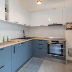 Vikendica Jole, A Charming Modern Surrounded By Rustic Beauty *