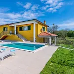 Jole, A Charming Modern Surrounded By Rustic Beauty