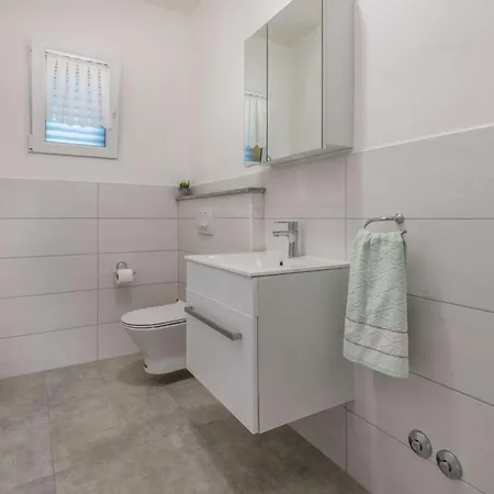 Jole, A Charming Modern Surrounded By Rustic Beauty