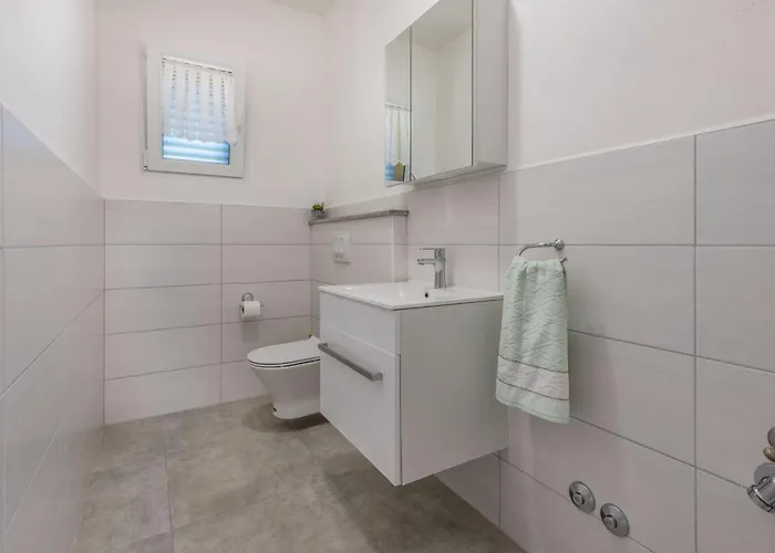 Jole, A Charming Modern Surrounded By Rustic Beauty