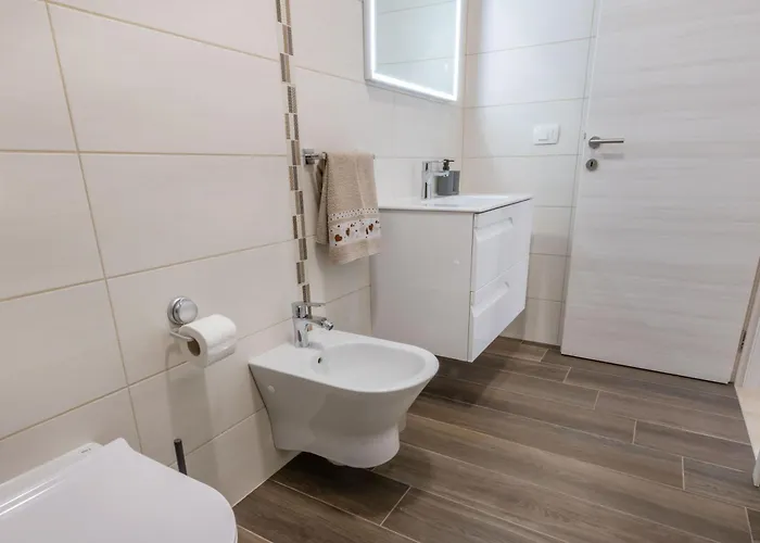 Jole, A Charming Modern Surrounded By Rustic Beauty Nedeščina