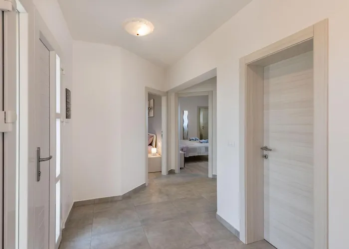 Feriehus Jole, A Charming Modern Surrounded By Rustic Beauty