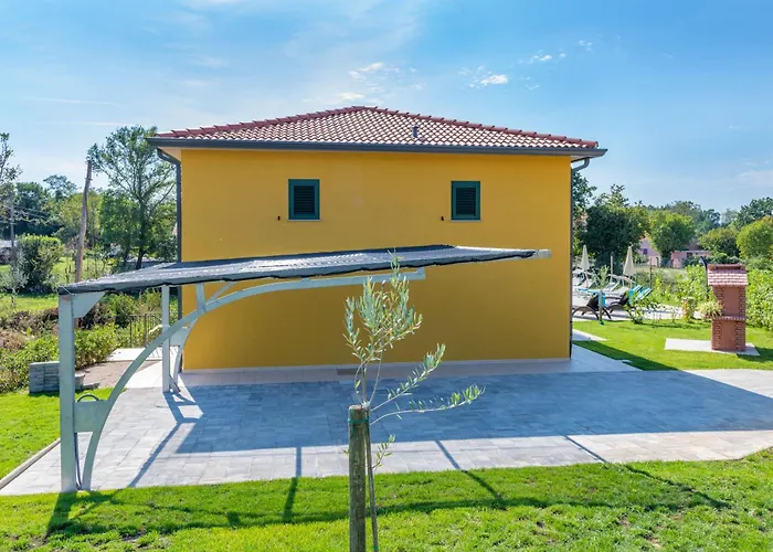 Feriehus Jole, A Charming Modern Surrounded By Rustic Beauty *