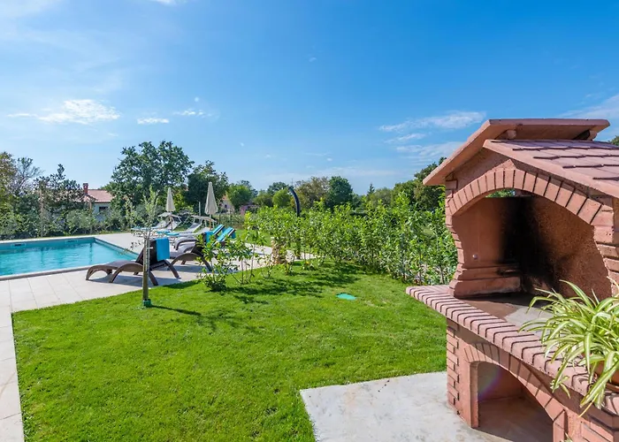 Σπίτι διακοπών Jole, A Charming Modern Surrounded By Rustic Beauty Nedeščina