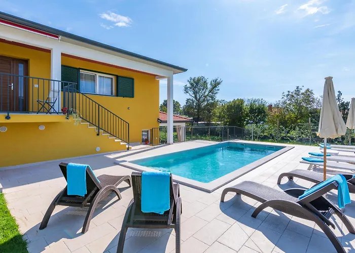 Σπίτι διακοπών Jole, A Charming Modern Surrounded By Rustic Beauty Nedeščina