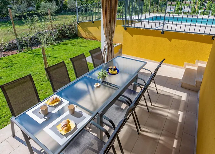 Σπίτι διακοπών Jole, A Charming Modern Surrounded By Rustic Beauty Nedeščina